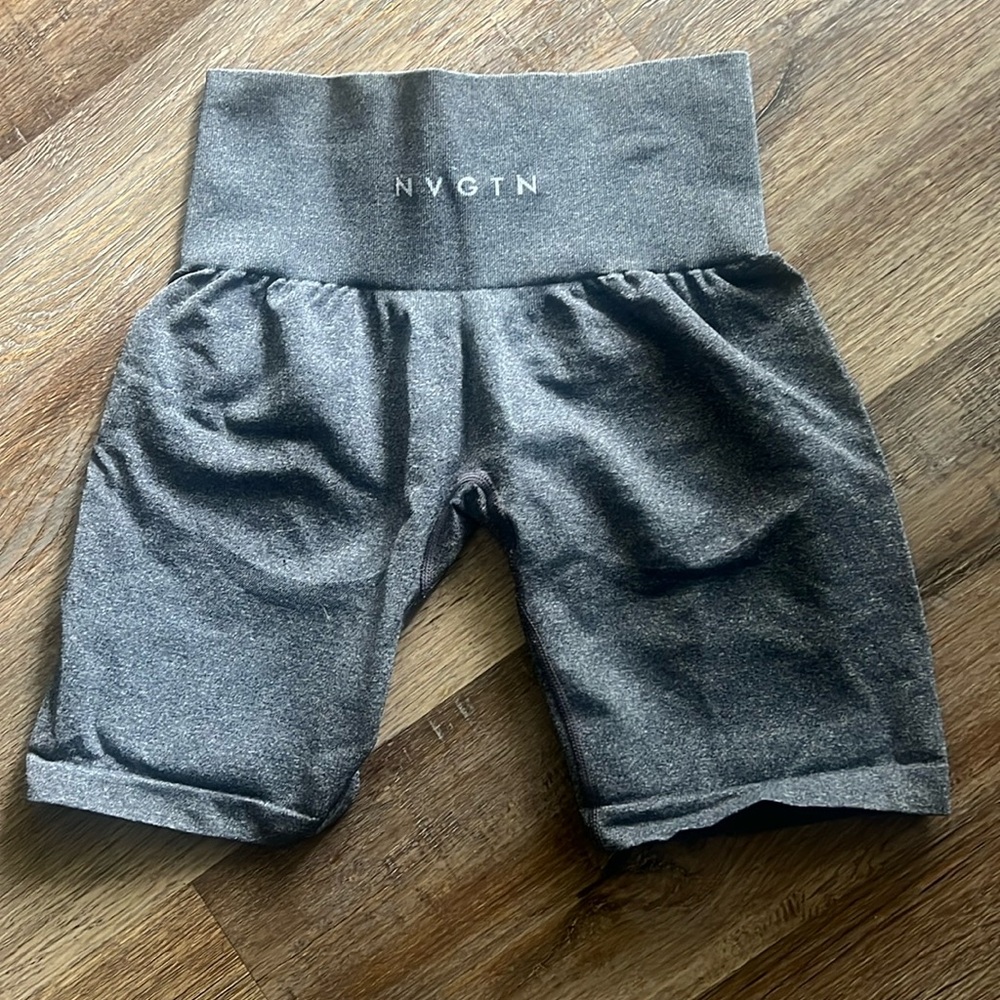 NVGTN size small seamless short